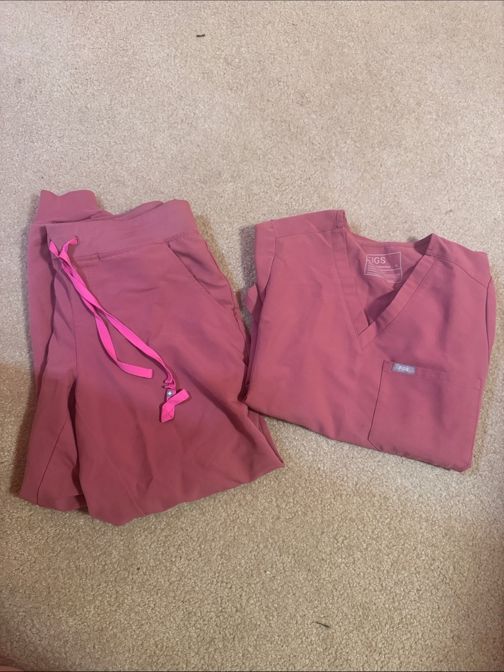 Figs Women's Scrub Set in Pink